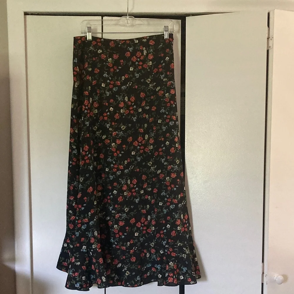 SHEIN Black Floral Maxi Skirt with split - Picture 1 of 8